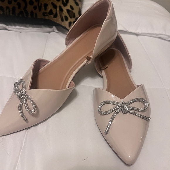 Old Navy Shoes - OLD NAVY// Nude bow flats